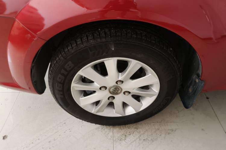 Used Buick Excelle 2013 1.5L Automatic Classic Model Left Front Wheel Hub