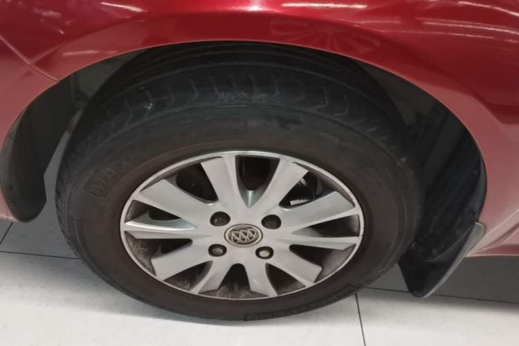 Used Buick Excelle 2013 1.5L Automatic Classic Model Left Front Wheel Hub