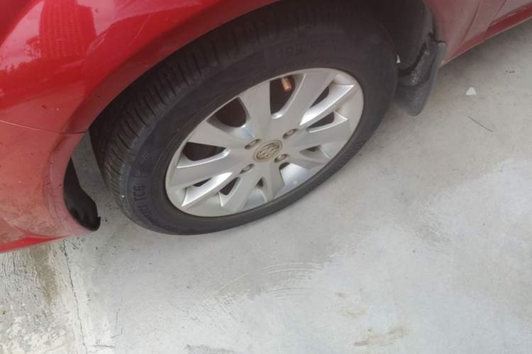Used Buick Excelle 2013 1.5L Manual Luxury Model Left Front Wheel Hub