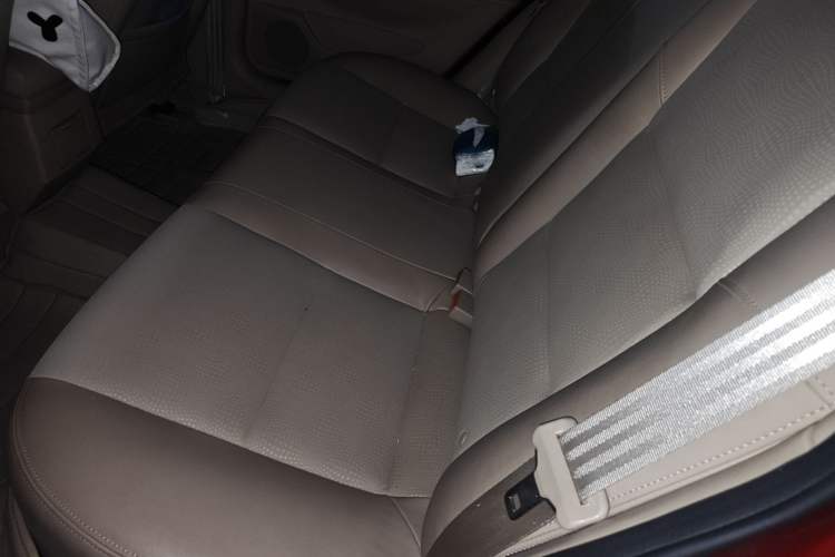 Used Buick Excelle 2013 1.5L Automatic Classic Model Left Rear Seat