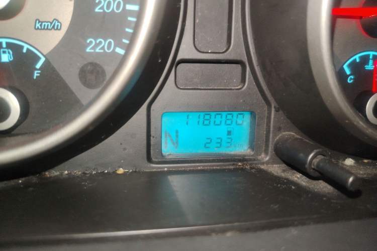 Used Buick Excelle 2013 1.5L Automatic Classic Model Odometer Close Up