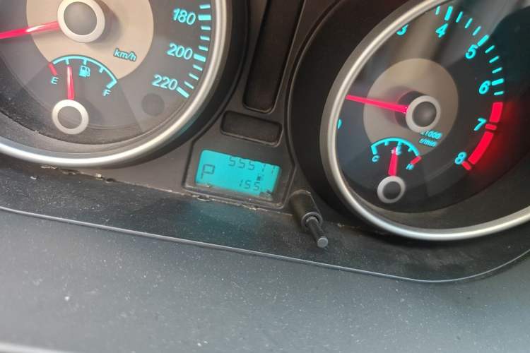 Used Buick Excelle 2013 1.5L Automatic Classic Model Odometer Close Up