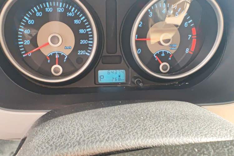 Used Buick Excelle 2013 1.5L Automatic Classic Model Odometer Close Up