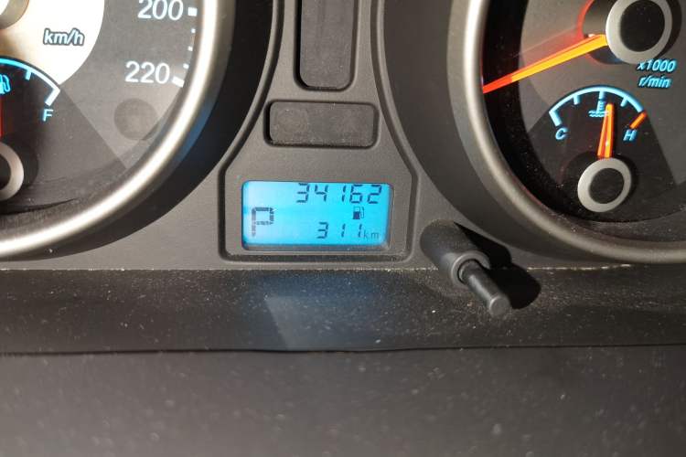 Used Buick Excelle 2013 1.5L Automatic Luxury Model Odometer Close Up