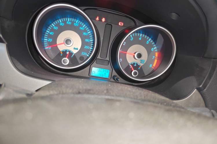 Used Buick Excelle 2013 1.5L Automatic Classic Model Odometer Close Up