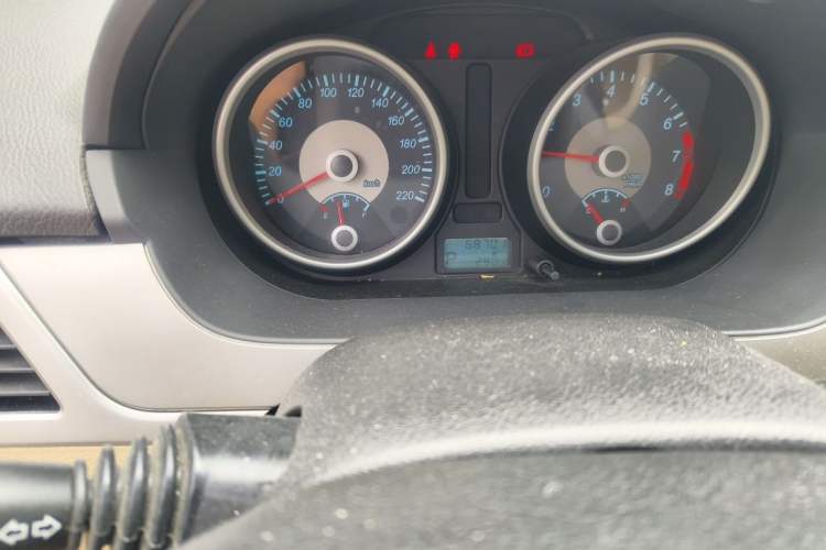 Used Buick Excelle 2013 1.5L Automatic Classic Model Odometer Close Up