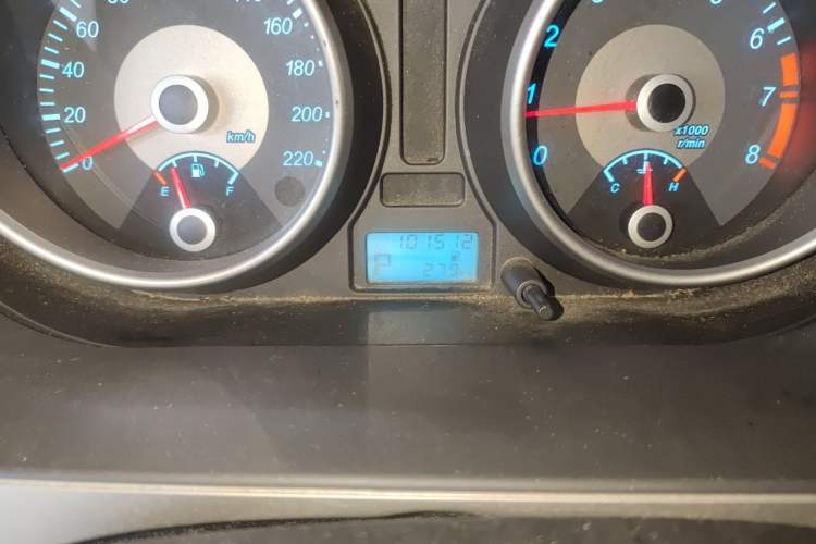 Used Buick Excelle 2013 1.5L Automatic Classic Model Odometer Close Up