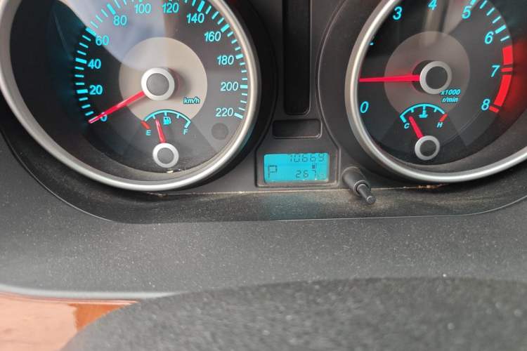 Used Buick Excelle 2013 1.5L Automatic Luxury Model Odometer Close Up