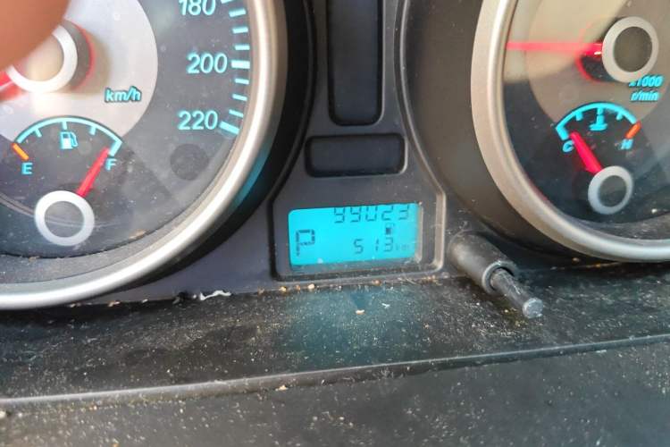 Used Buick Excelle 2013 1.5L Automatic Classic Model Odometer Close Up