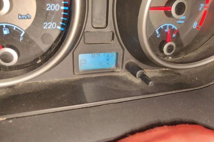 Used Buick Excelle 2013 1.5L Automatic Classic Model Odometer Close Up