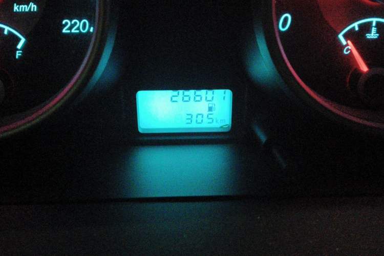Used Buick Excelle 2013 1.5L Manual Classic Model Odometer Close Up