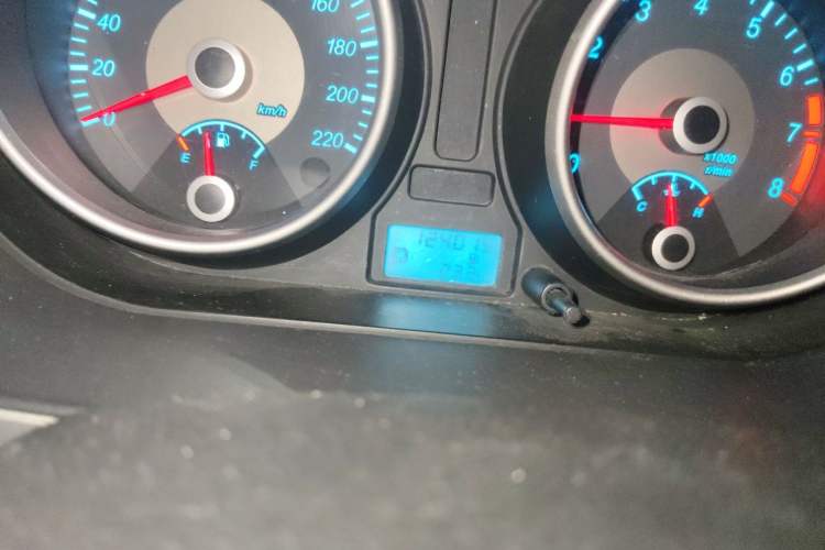 Used Buick Excelle 2013 1.5L Automatic Classic Model Odometer Close Up