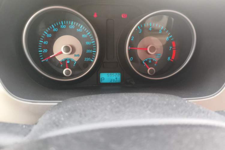 Used Buick Excelle 2013 1.5L Automatic Classic Model Odometer Close Up