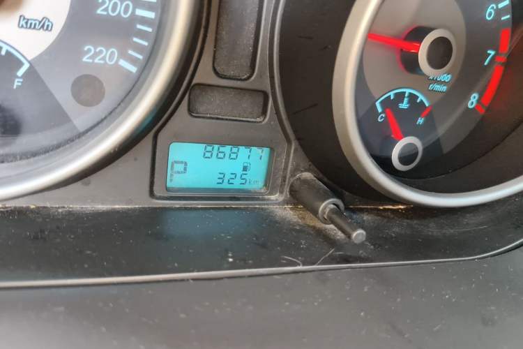 Used Buick Excelle 2013 1.5L Automatic Classic Model Odometer Close Up