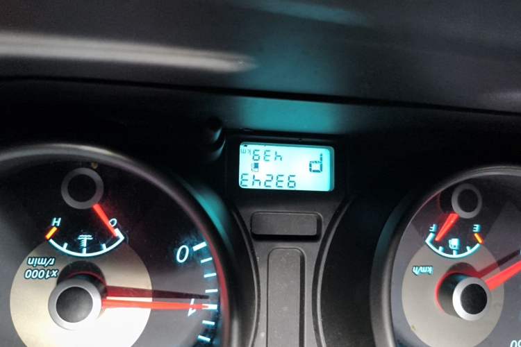 Used Buick Excelle 2013 1.5L Automatic Classic Model Odometer Close Up