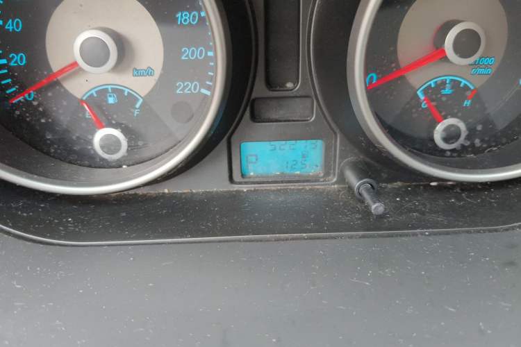 Used Buick Excelle 2013 1.5L Automatic Classic Model Odometer Close Up