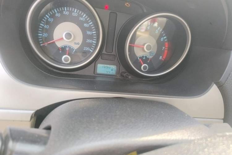 Used Buick Excelle 2013 1.5L Manual Classic Model Odometer Close Up