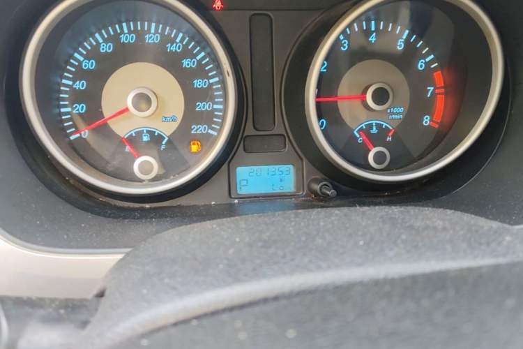 Used Buick Excelle 2013 1.5L Automatic Classic Model Odometer Close Up