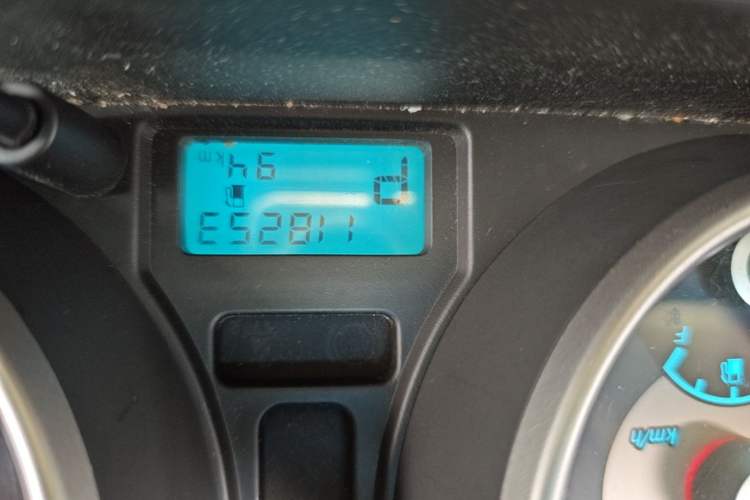 Used Buick Excelle 2013 1.5L Automatic Luxury Model Odometer Close Up
