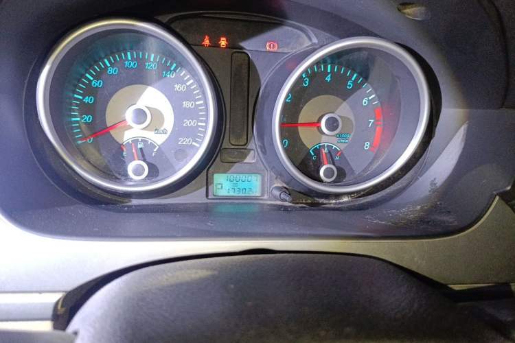 Used Buick Excelle 2013 1.5L Automatic Classic Model Odometer Close Up