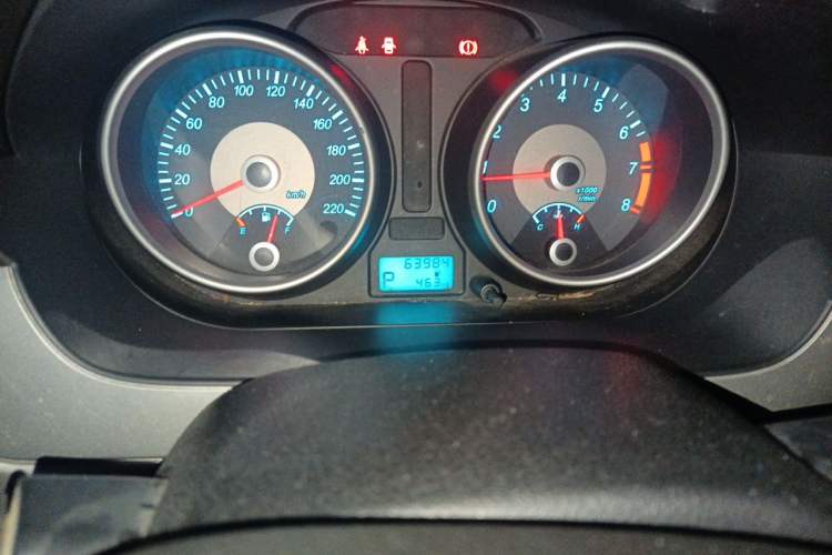 Used Buick Excelle 2013 1.5L Automatic Classic Model Odometer Close Up