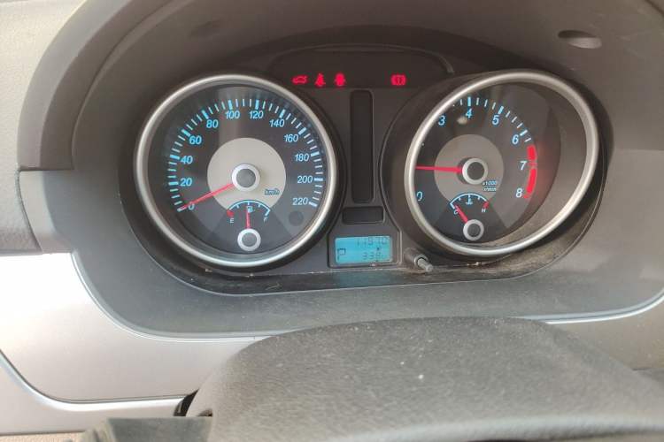 Used Buick Excelle 2013 1.5L Automatic Classic Model Odometer Close Up