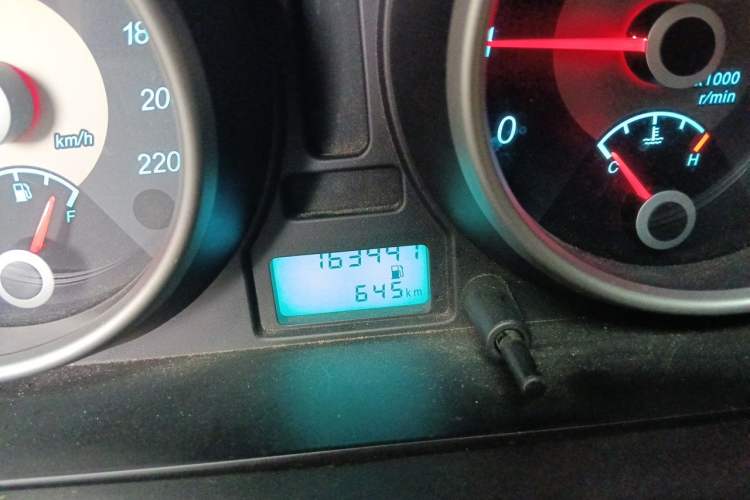 Used Buick Excelle 2013 1.5L Manual Luxury Model Odometer Close Up