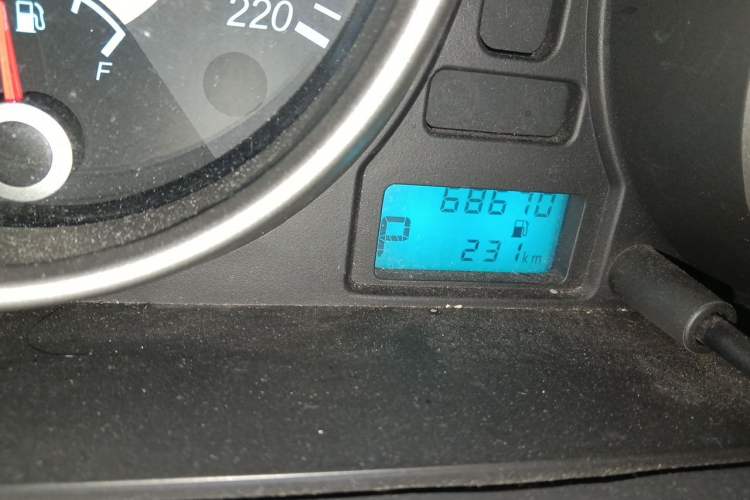 Used Buick Excelle 2013 1.5L Automatic Classic Model Odometer Close Up