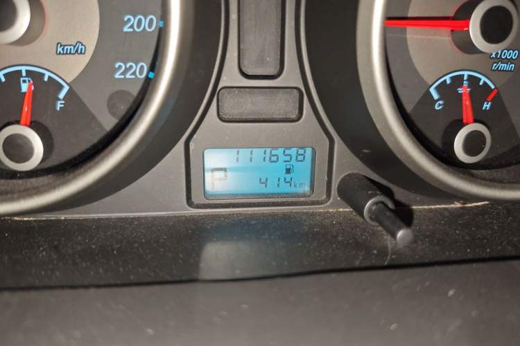 Used Buick Excelle 2013 1.5L Automatic Classic Model Odometer Close Up