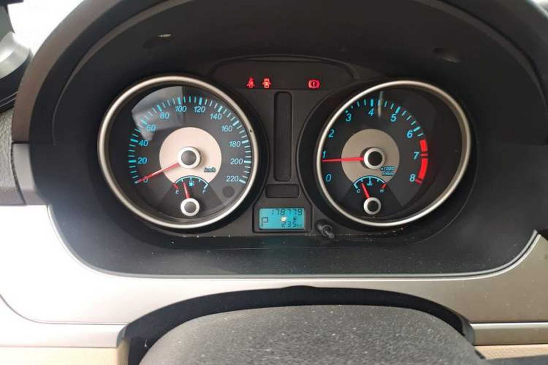 Used Buick Excelle 2013 1.5L Automatic Classic Model Odometer Close Up