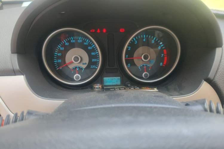 Used Buick Excelle 2013 1.5L Automatic Classic Model Odometer Close Up