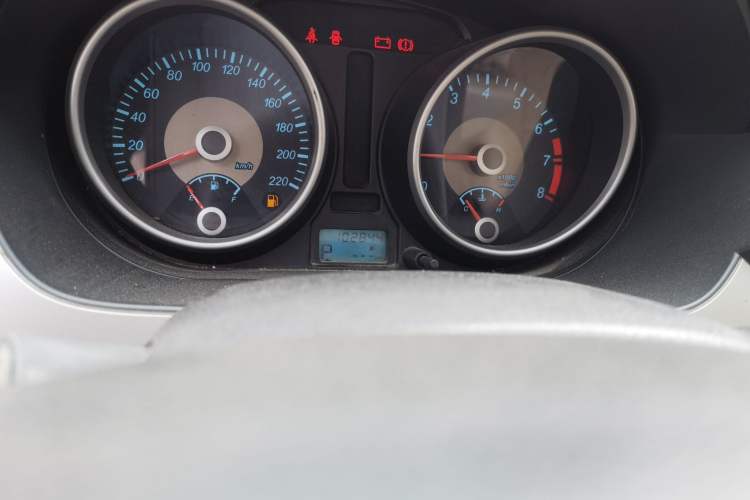 Used Buick Excelle 2013 1.5L Automatic Classic Model Odometer Close Up