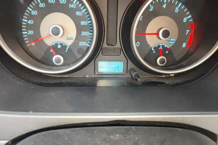 Used Buick Excelle 2013 1.5L Automatic Classic Model Odometer Close Up