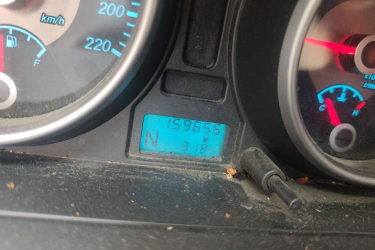 Used Buick Excelle 2013 1.5L Automatic Classic Model Odometer Close Up