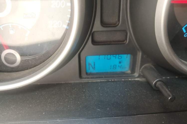 Used Buick Excelle 2013 1.5L Automatic Classic Model Odometer Close Up