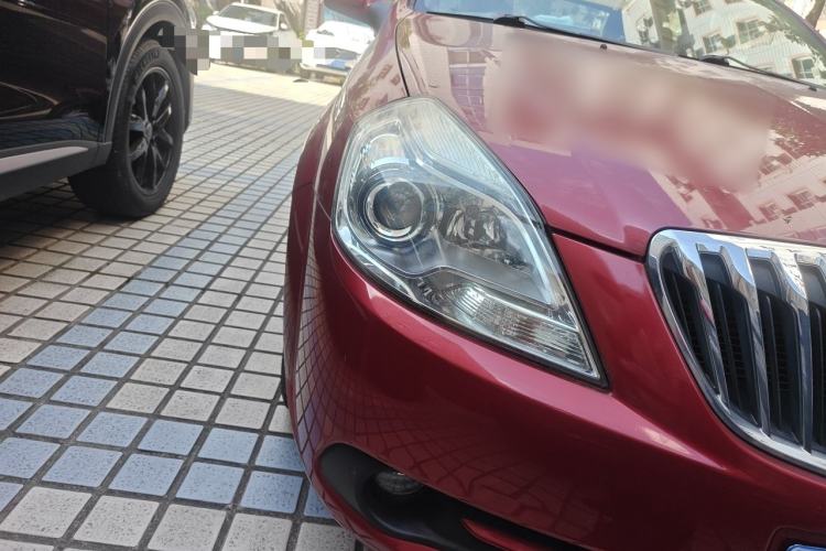 Used Buick Excelle 2013 1.5L Automatic Classic Model Right Front Headlight