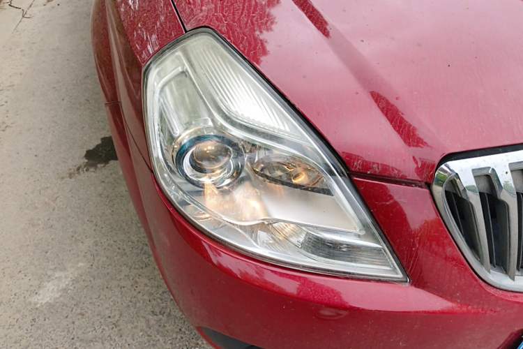 Used Buick Excelle 2013 1.5L Automatic Classic Model Right Front Headlight