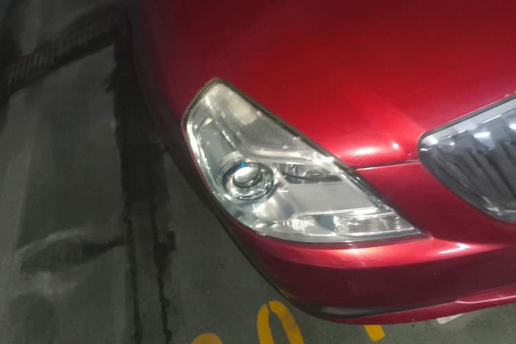 Used Buick Excelle 2013 1.5L Automatic Classic Model Right Front Headlight