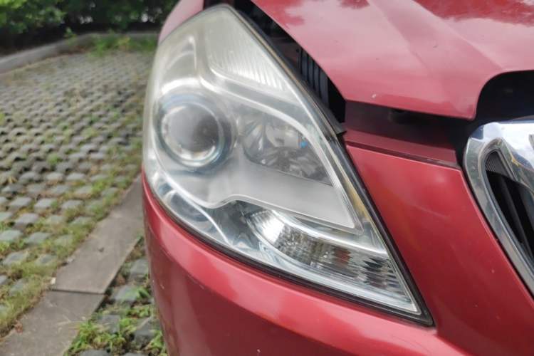 Used Buick Excelle 2013 1.5L Automatic Classic Model Right Front Headlight