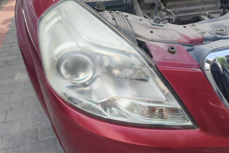 Used Buick Excelle 2013 1.5L Automatic Classic Model Right Front Headlight