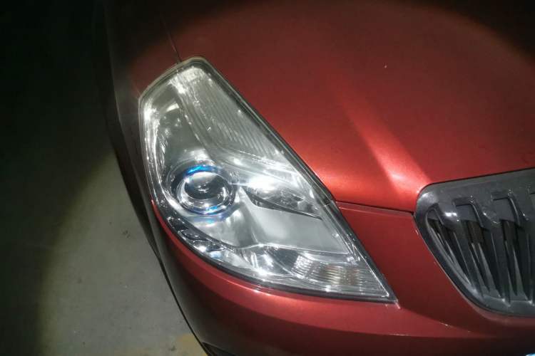 Used Buick Excelle 2013 1.5L Automatic Classic Model Right Front Headlight