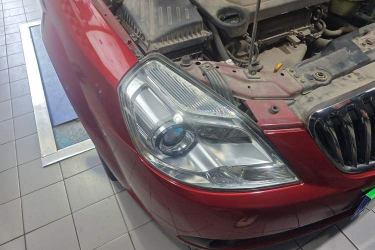 Used Buick Excelle 2013 1.5L Automatic Luxury Model Right Front Headlight