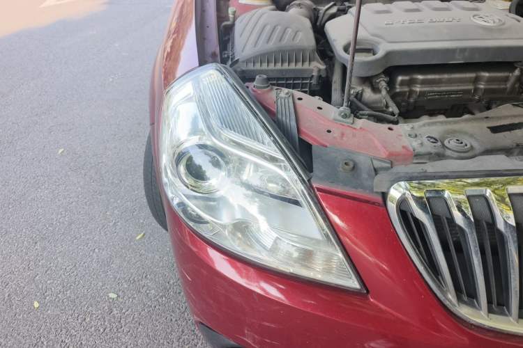 Used Buick Excelle 2013 1.5L Automatic Classic Model Right Front Headlight
