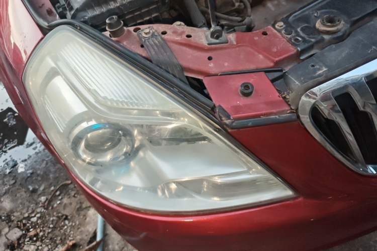 Used Buick Excelle 2013 1.5L Automatic Classic Model Right Front Headlight
