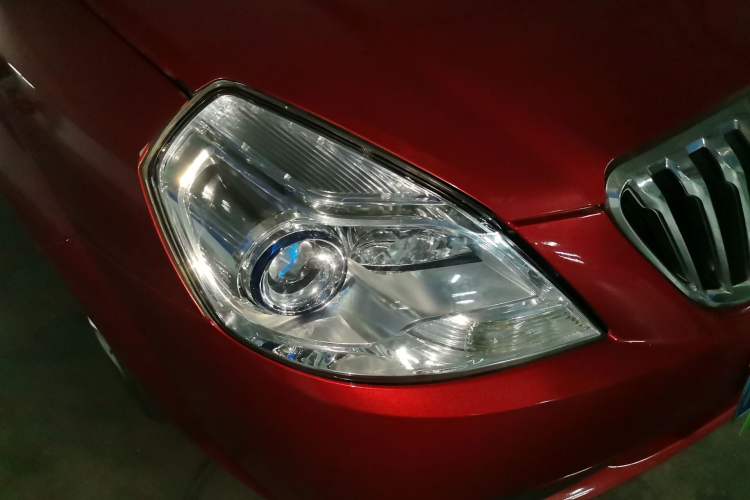 Used Buick Excelle 2013 1.5L Automatic Classic Model Right Front Headlight