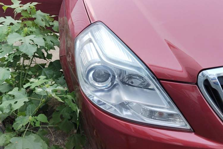 Used Buick Excelle 2013 1.5L Automatic Classic Model Right Front Headlight