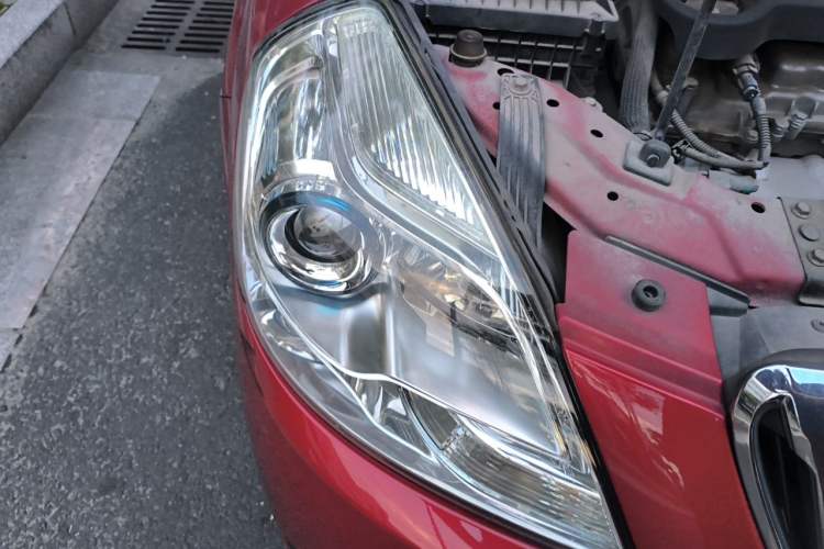 Used Buick Excelle 2013 1.5L Automatic Classic Model Right Front Headlight
