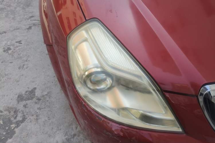Used Buick Excelle 2013 1.5L Automatic Classic Model Right Front Headlight