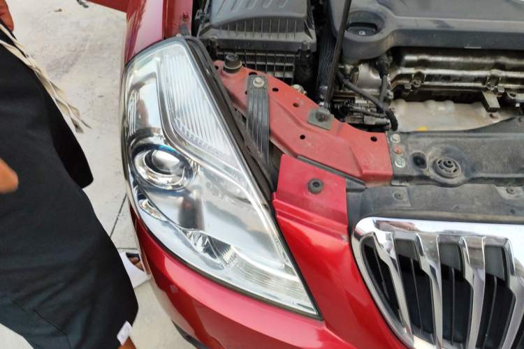 Used Buick Excelle 2013 1.5L Automatic Classic Model Right Front Headlight