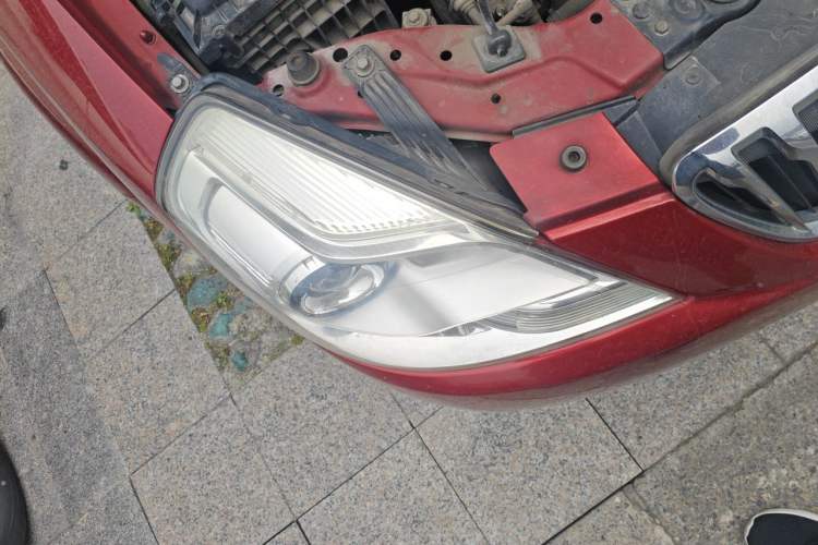 Used Buick Excelle 2013 1.5L Automatic Classic Model Right Front Headlight